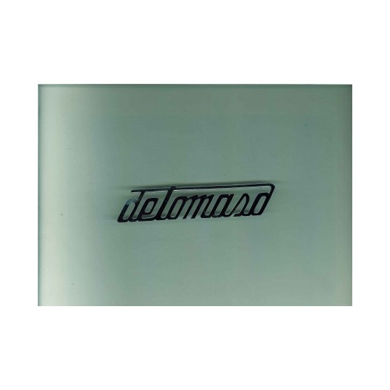 De Tomaso verchromter Schriftzug